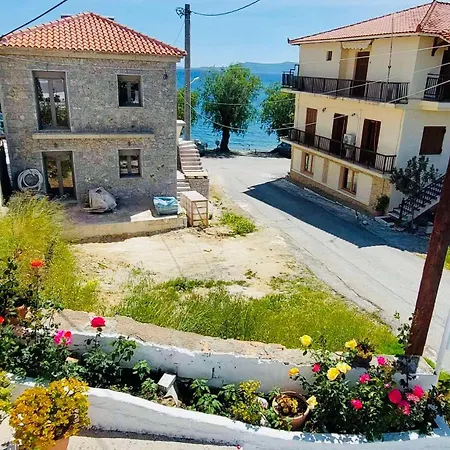 Lovely Rooms Finikounda Exterior photo